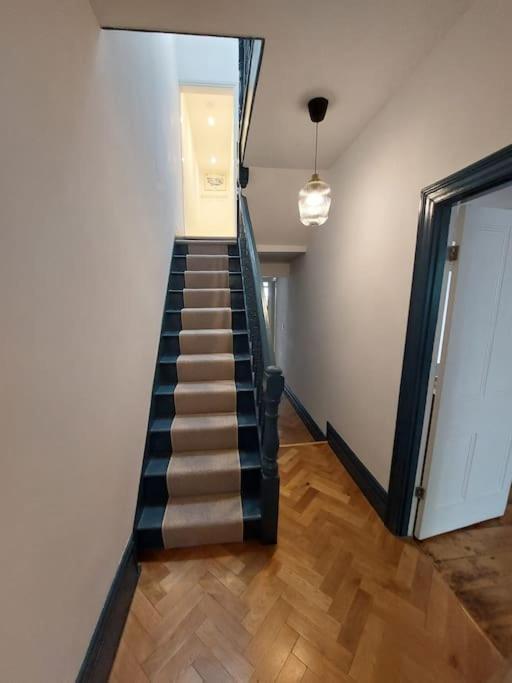 Large Newly Refurbished House Close To Harbour Bristol Eksteriør bilde